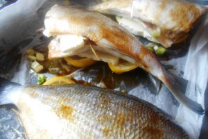 Dorada la cuptor cu legume