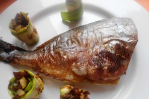 Dorada la cuptor cu legume