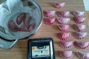 Ravioli de casa cu umplutura de branza si busuioc