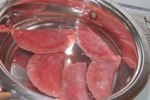 Ravioli de casa cu umplutura de branza si busuioc