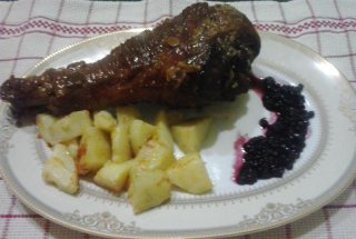Pulpa de curcan glazurata cu sos de afine