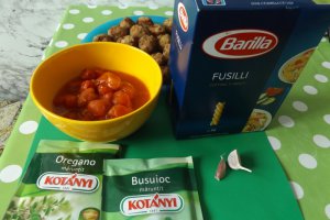 Chiftelute de curcan cu sos marinat
