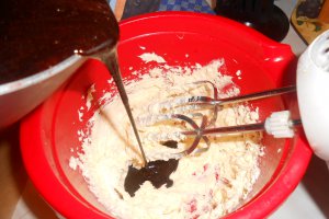 Tort colorat