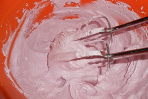 Tort colorat