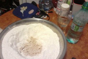 Pizza - asa cum o fac eu - home made by Carmen