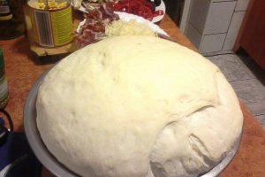 Pizza - asa cum o fac eu - home made by Carmen