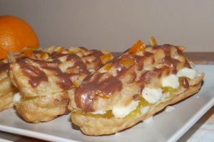 Eclere cu jeleu de portocale si crema de vanilie
