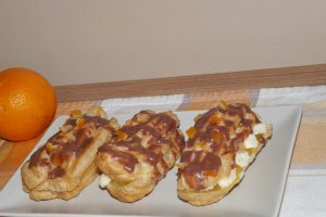 Eclere cu jeleu de portocale si crema de vanilie