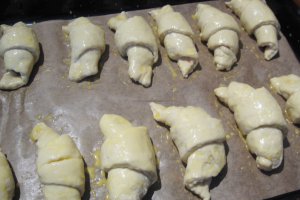 Croissante cu ciocolata