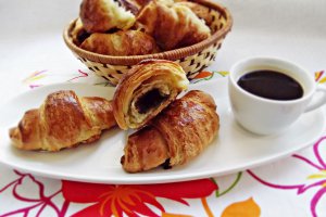 Croissante cu ciocolata