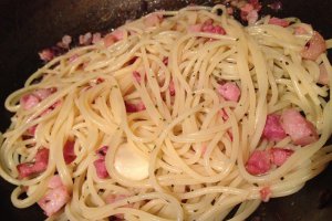 Spaghete carbonara, reţetă delicioasa