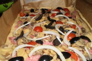 Pizza cu de toate