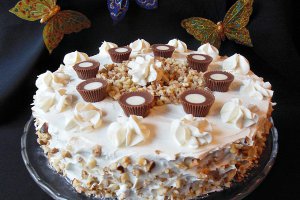 Tort cu crema de vanilie si ganache de ciocolata alba