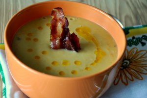 Supa de mazare cu bacon