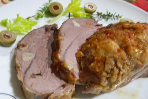 Pulpa de porc coapta in foi de varza  murata