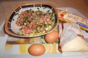 Placinta cu carne si mozzarella