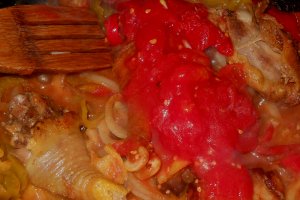 Carne de pui cu oua posate