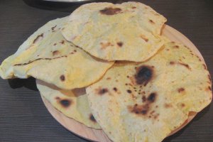 Pasta de naut cu avocado si lipii