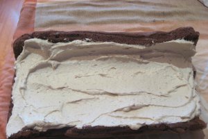 Rulada cu castane si caramel sarat