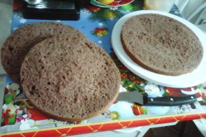 Tort aniversar de ciocolata