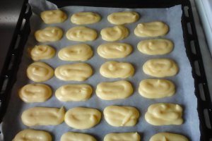 Eclere cu crema de vanilie