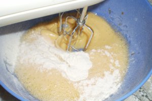 Clatite cu pasta de macese