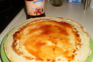 Clatite cu pasta de macese