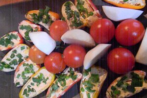 Aperitiv cu ardei si branzica pufoasa