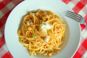 Linguini con gamberetti sau Paste cu creveti