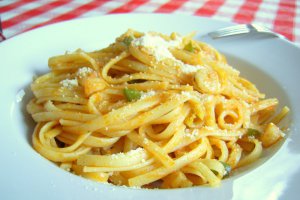 Linguini con gamberetti sau Paste cu creveti