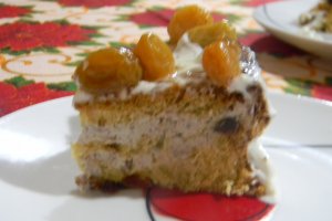 Panettone cu crema de smantana si nuca