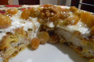 Panettone cu crema de smantana si nuca