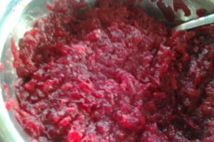 Salata de sfecla rosie