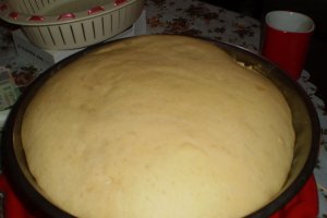 Cornuri cu dulceata de prune si nuca