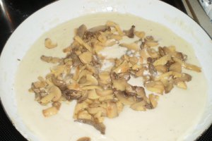 Ciulama de pui cu ciuperci si smantana