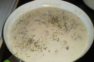 Ciulama de pui cu ciuperci si smantana