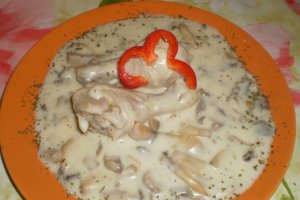 Ciulama de pui cu ciuperci si smantana