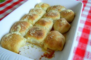 Pepperoni pizza bites