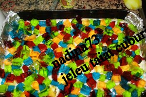 Tort cu pitici pentru un pitic de 4 ani RARES
