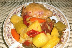 Carne de pui cu legume