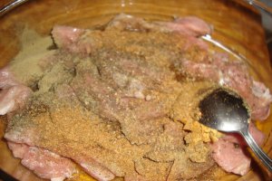 Tagliatelle cu porc in sos de vin