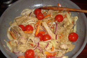 Tagliatelle cu porc in sos de vin