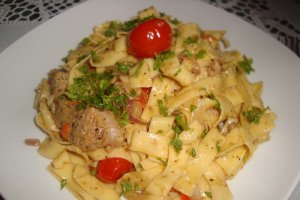 Tagliatelle cu porc in sos de vin