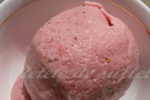 Inghetata de capsuni