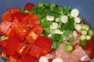 Pui dulce-acrisor cu legume si ananas