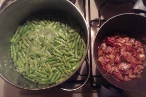 Paste cu fasole verde si costita