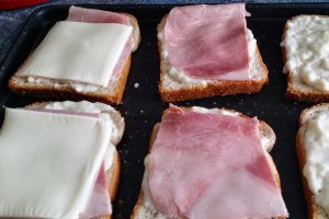 Sandwich la cuptor: Croque-Monsieur