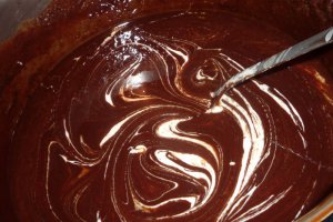 Desert prajitura cu ciocolata si crema de cafea