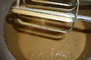 Desert prajitura cu ciocolata si crema de cafea