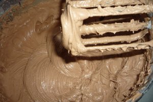 Desert prajitura cu ciocolata si crema de cafea